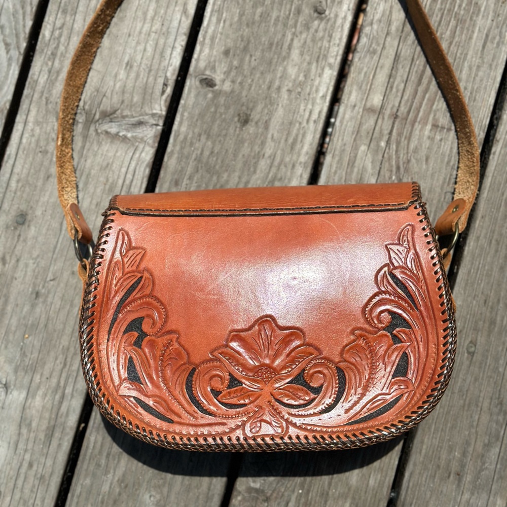 Beautiful Vintage 70s-ish Hand Tooled Leather Purse - Picture 12 of 12